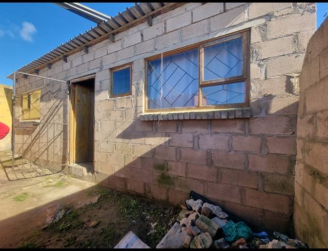 4 BEDROOM FREESTANDING FOR SALE IN KWANONQABA